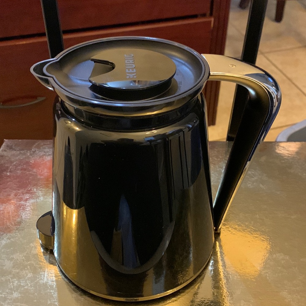 KEURIG 2.0 Insulated coffee carafe or pot‎ Thermos picture.